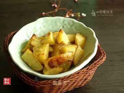 Black pepper roasted potatoes