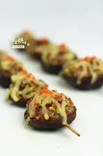 Cheese-cracking mushrooms
