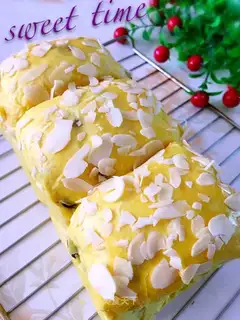 Pumpkin red bean toast