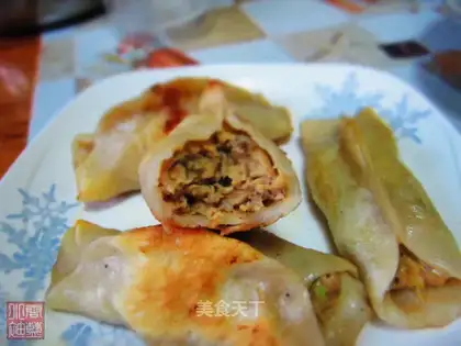 Mushroom and fresh meat pot stickers