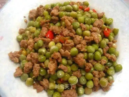 Minced green beans and pork