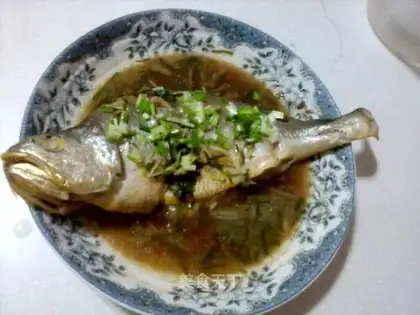 Yellow croaker with onion flavor