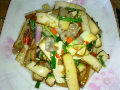 Hunan style roasted pork with dried tofu