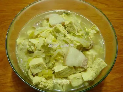 Stewed with pickled cabbage and frozen tofu