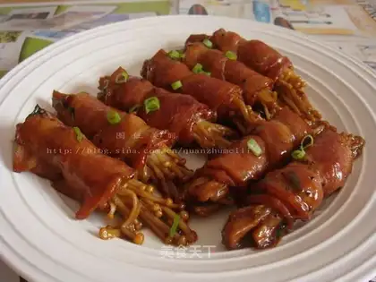 Black bean sauce bacon golden needle roll