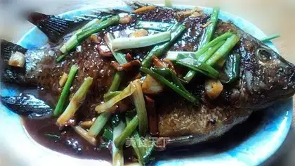Pan-fried black carp