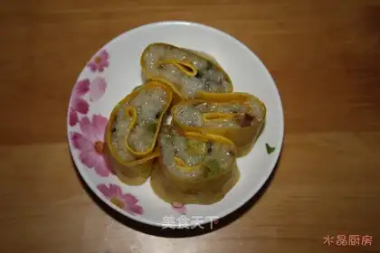 Egg rolls and cured eight-treasure rice