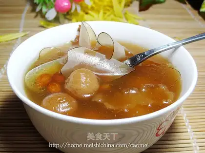 Almond and fig soup