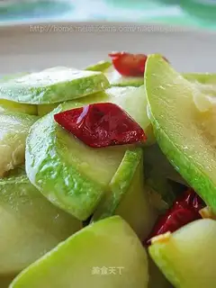 Hot and sour zucchini