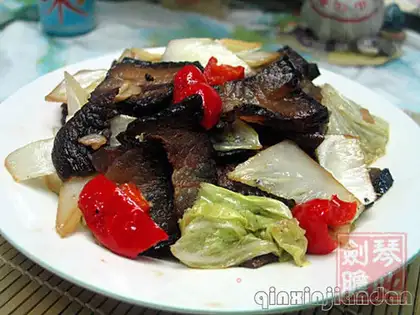 Fried bacon with Chinese cabbage