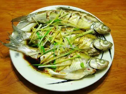 Steamed Wuchang fish