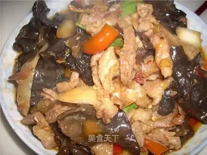 stir-fried shredded pork with pickled pepper and fungus