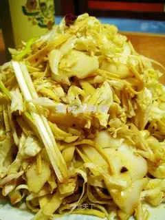 Cabbage heart mixed with bean skin