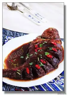 Braised yellow croaker in soy sauce