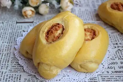 A melon pine roll