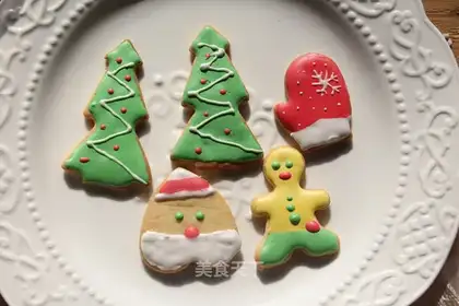 Christmas frosting cookies