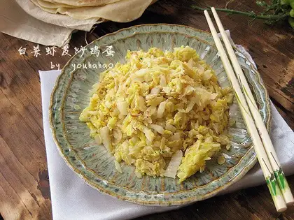 Shrimp-covered eggs
