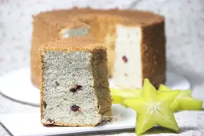 Banana cranberry chili cake