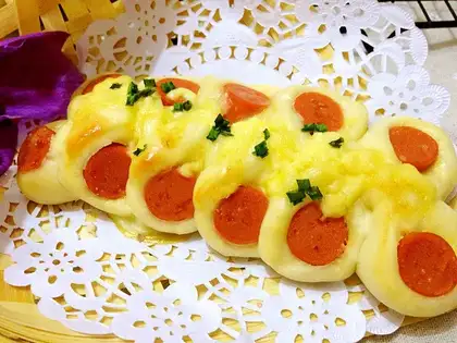 Onion ham bread