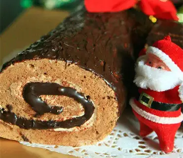 Christmas stake cake roll