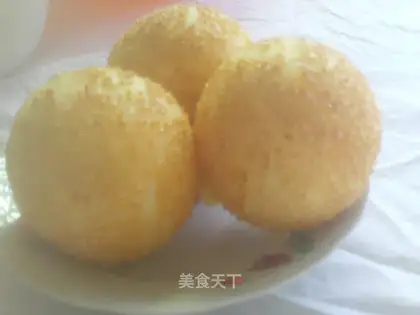 The empty big sesame ball