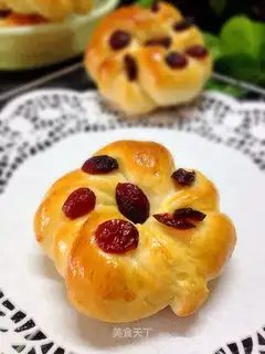 Cranberry roll