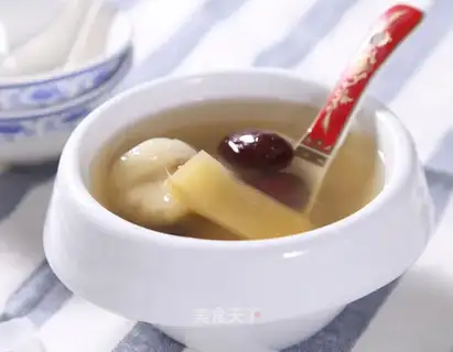 Sugar cane horse hoof water