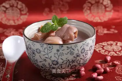 Ink fish pork soup