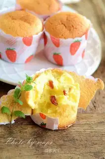 A cranberry yogurt cake