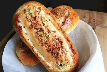 Cracker garlic bread