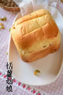 Bread machine raisin toast
