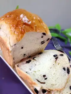 Black gallon bread