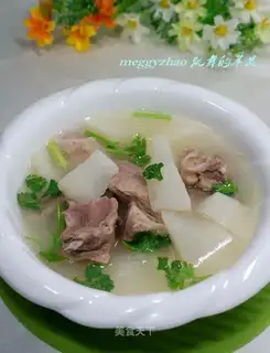 The radish lamb soup