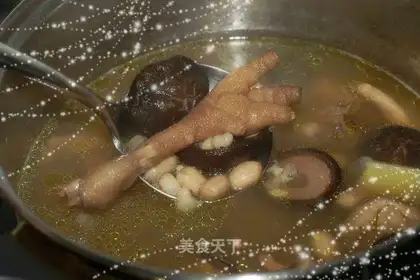 Sphinx-peas peanut chicken soup