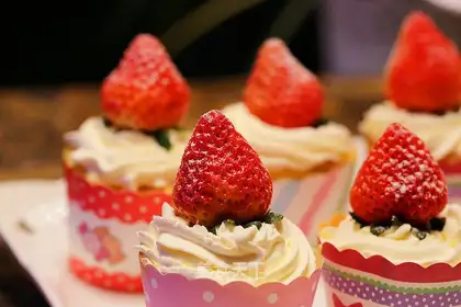 Strawberry cupcakes