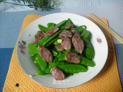 Sausage fried Dutch beans