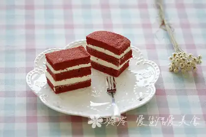 Red velvet cream cake