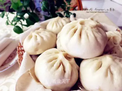 Puffy pork buns