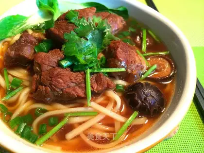 Red beef noodles