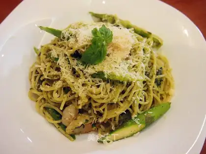 Creamed pasta and shrimp