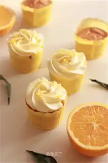 Orange rose cupcakes