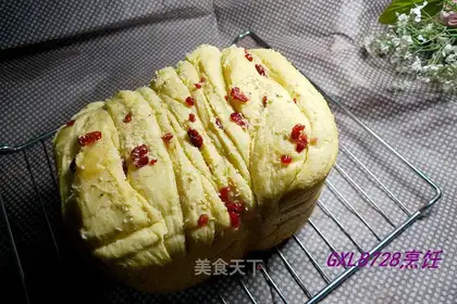 A thousand-storey cranberry dry toast
