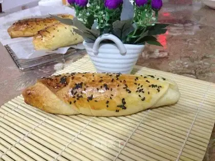 A fruity cream bread