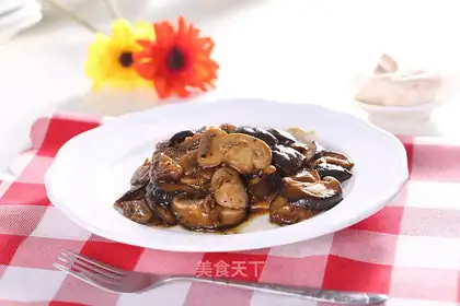 Black peppers and mushrooms