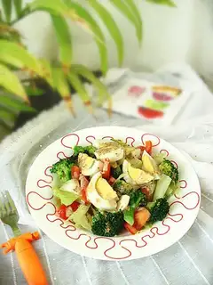 It's full of clean salad