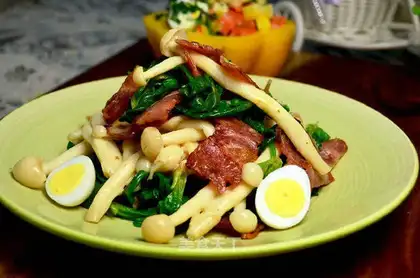 Bacon spinach salad