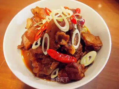 Spicy pig hoof