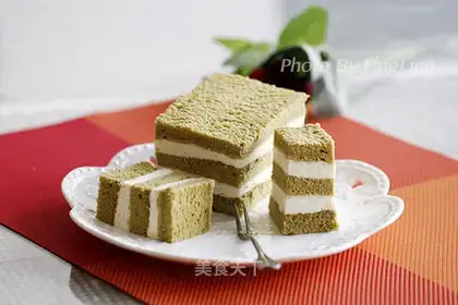 Cake with tea and cream