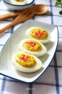 Celery egg cup salad