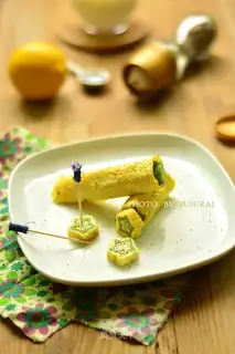 Autumn egg rolls